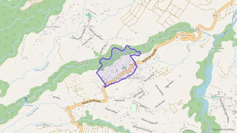 Maison 72 m² quatre pièces à vendre à L`Ajoupa-Bouillon Maison 72 m² quatre pièces à vendre à L`Ajoupa-Bouillon