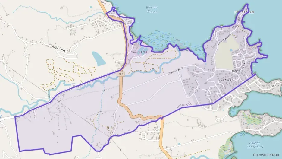 Maison 125 m² cinq pièces à vendre à Le François Maison 125 m² cinq pièces à vendre à Le François