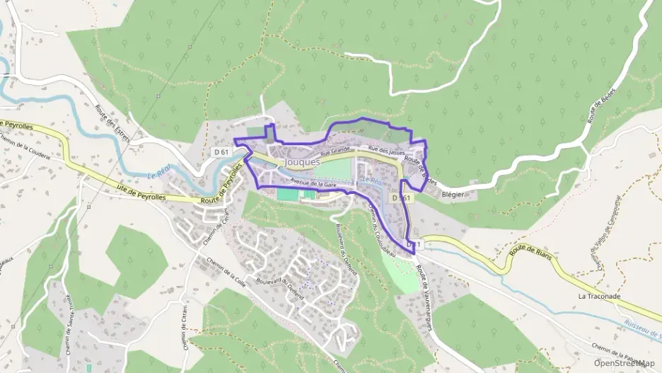 Maison 166 m² cinq pièces à vendre à Jouques Maison 166 m² cinq pièces à vendre à Jouques