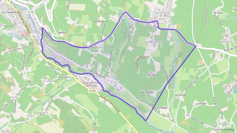 Maison 150 m² quatre pièces à vendre à Lantignié Maison 150 m² quatre pièces à vendre à Lantignié