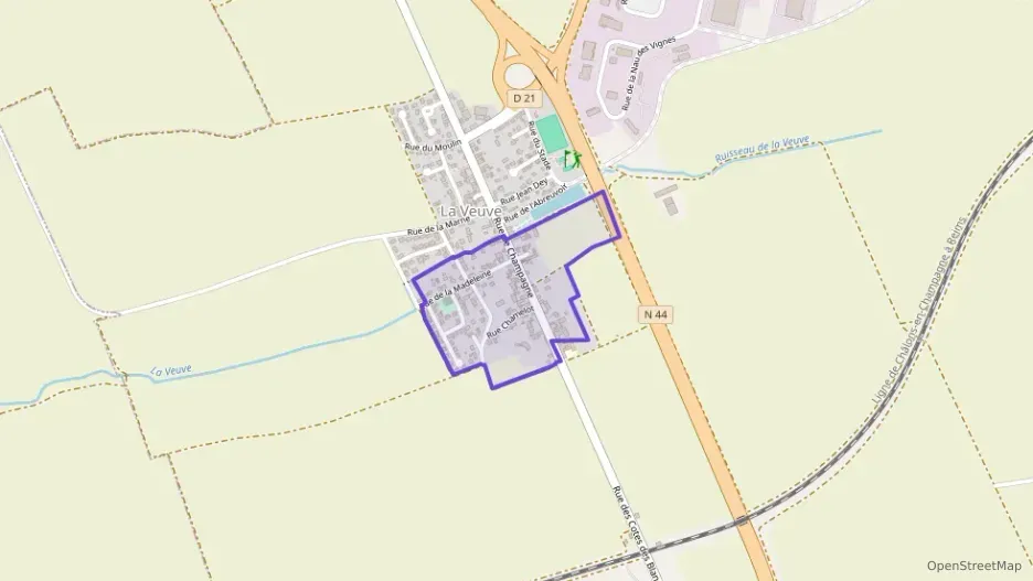 Maison 99 m² cinq pièces à vendre à La Veuve Maison 99 m² cinq pièces à vendre à La Veuve