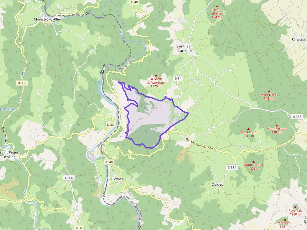 Maison 108 m² quatre pièces à vendre à Saint-Jean-Lachalm