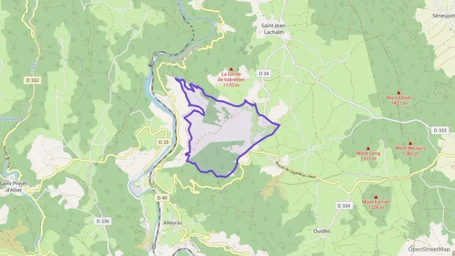 Maison 108 m² quatre pièces à vendre à Saint-Jean-Lachalm Maison 108 m² quatre pièces à vendre à Saint-Jean-Lachalm