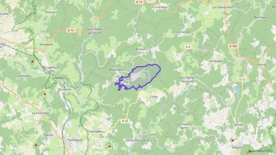 Maison 90 m² quatre pièces à vendre à Montclard Maison 90 m² quatre pièces à vendre à Montclard