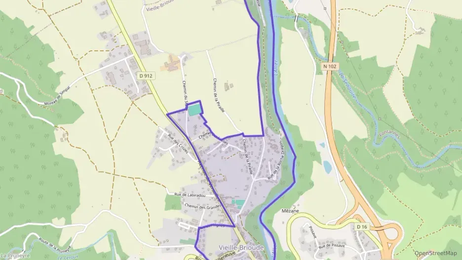 Maison 70 m² trois pièces à vendre à Vieille-Brioude Maison 70 m² trois pièces à vendre à Vieille-Brioude