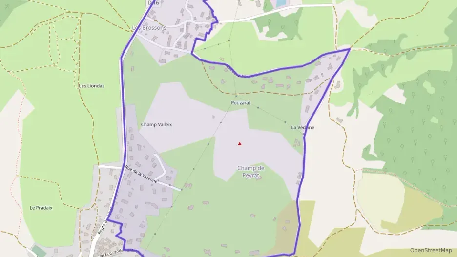 Maison 130 m² cinq pièces à vendre à Charbonnières-les-Varennes Maison 130 m² cinq pièces à vendre à Charbonnières-les-Varennes