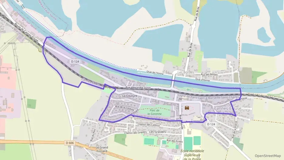 Maison 83 m² quatre pièces à vendre à Cannes-Écluse Maison 83 m² quatre pièces à vendre à Cannes-Écluse