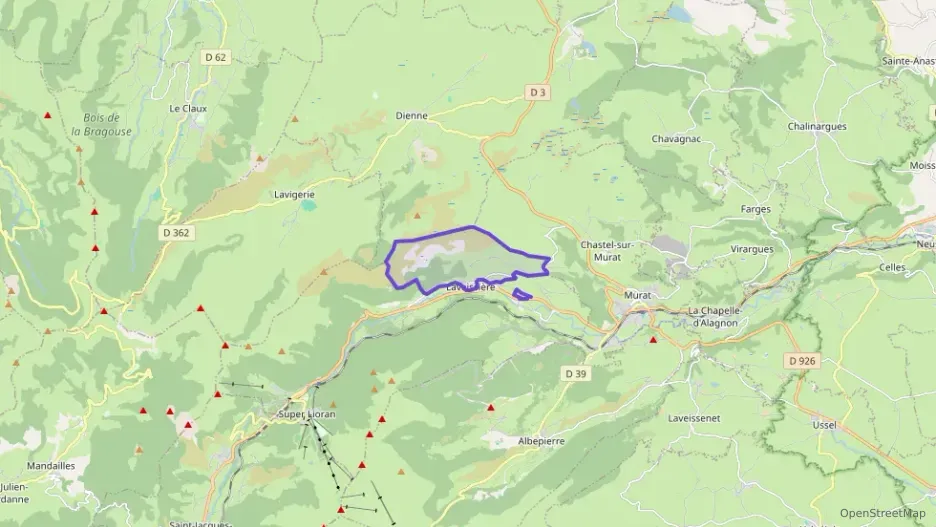 Maison 76 m² quatre pièces à vendre à Laveissière Maison 76 m² quatre pièces à vendre à Laveissière