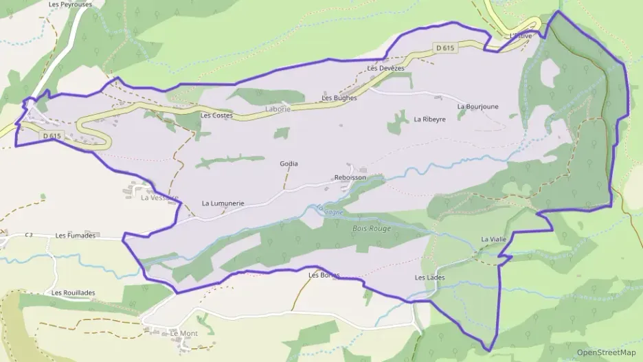 Maison 76 m² quatre pièces à vendre à Chastreix Maison 76 m² quatre pièces à vendre à Chastreix