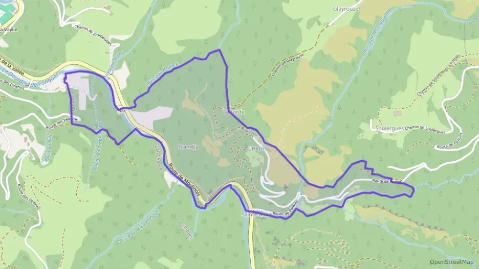 Maison 160 m² cinq pièces à vendre à Conques-en-Rouergue Maison 160 m² cinq pièces à vendre à Conques-en-Rouergue