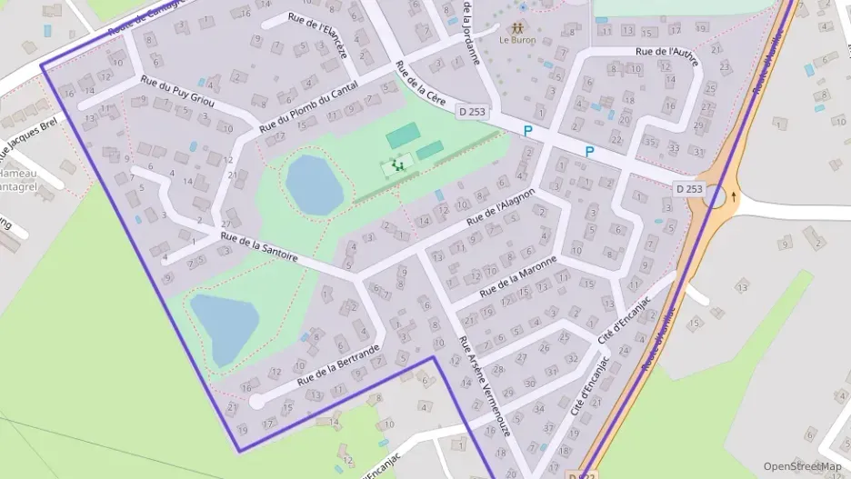 Maison 93 m² quatre pièces à vendre à Naucelles