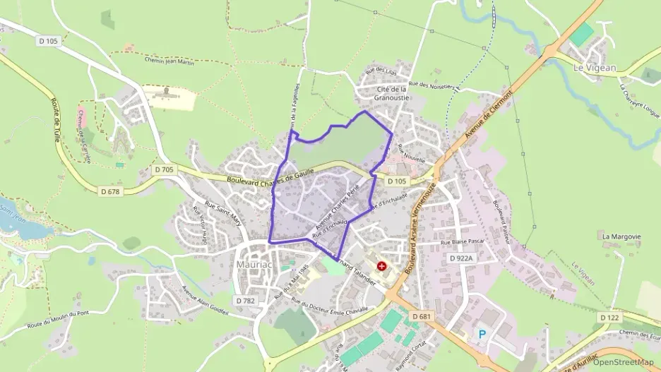 Maison 94 m² quatre pièces à vendre à Mauriac Maison 94 m² quatre pièces à vendre à Mauriac