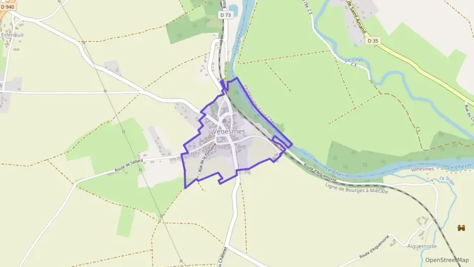 Maison 88 m² quatre pièces à vendre à Venesmes Maison 88 m² quatre pièces à vendre à Venesmes