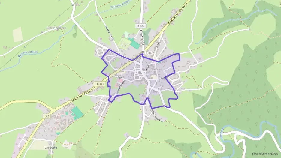 Maison 80 m² six pièces à vendre à Pleaux Maison 80 m² six pièces à vendre à Pleaux