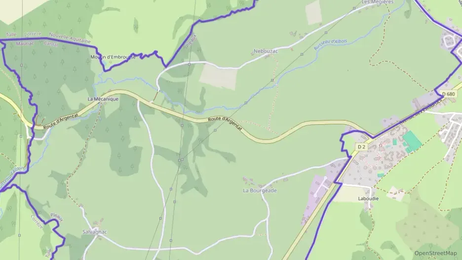 Maison 95 m² trois pièces à vendre à Pleaux Maison 95 m² trois pièces à vendre à Pleaux