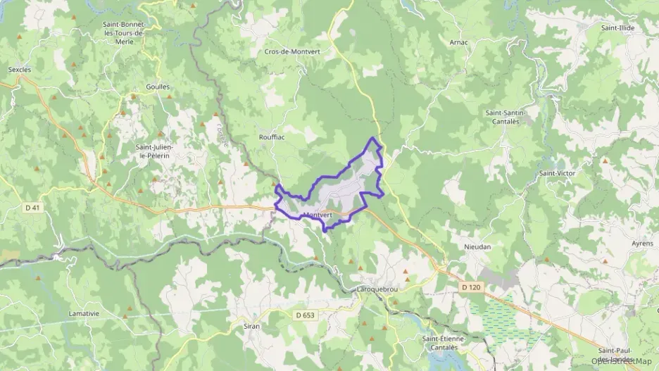 Maison 90 m² trois pièces à vendre à Montvert Maison 90 m² trois pièces à vendre à Montvert