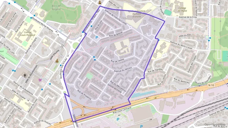 Maison 85 m² quatre pièces à vendre à Maurepas