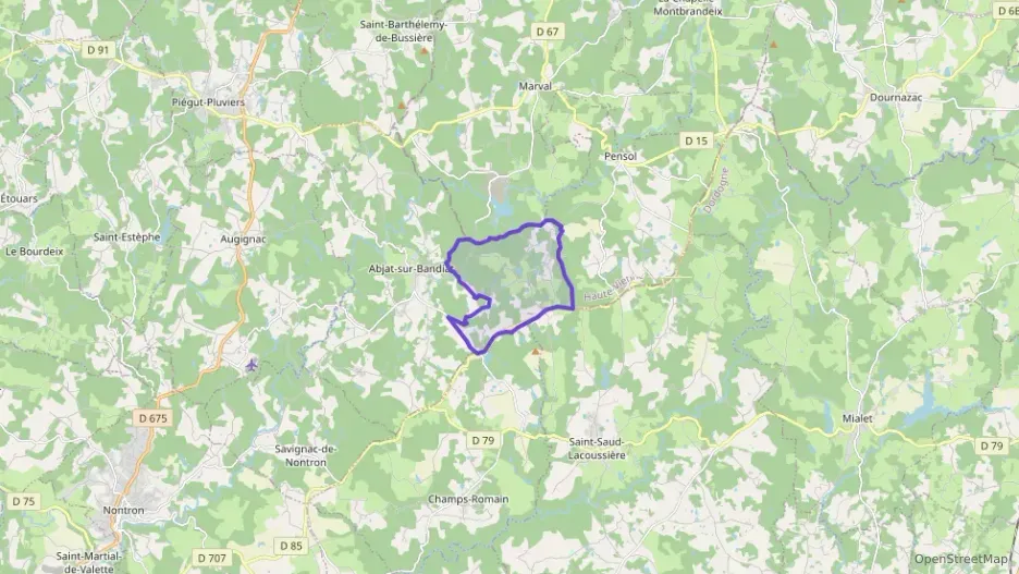 Maison 74 m² trois pièces à vendre à Abjat-sur-Bandiat Maison 74 m² trois pièces à vendre à Abjat-sur-Bandiat