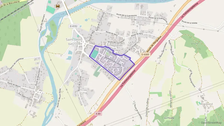 Maison 80 m² quatre pièces à vendre à Saint-Léon-sur-l`Isle