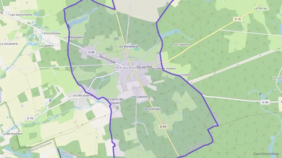 Maison 46 m² trois pièces à vendre à Cléré-les-Pins Maison 46 m² trois pièces à vendre à Cléré-les-Pins