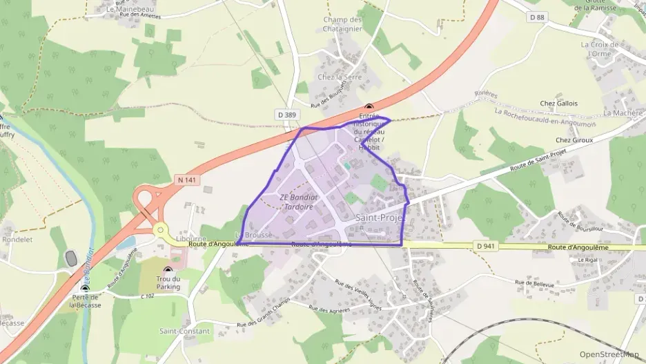 Maison 88 m² quatre pièces à vendre à La Rochefoucauld-en-Angoumois Maison 88 m² quatre pièces à vendre à La Rochefoucauld-en-Angoumois