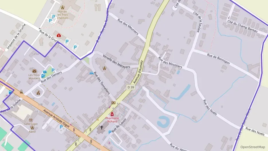 Maison 102 m² cinq pièces à vendre à Les Trois-Moutiers Maison 102 m² cinq pièces à vendre à Les Trois-Moutiers