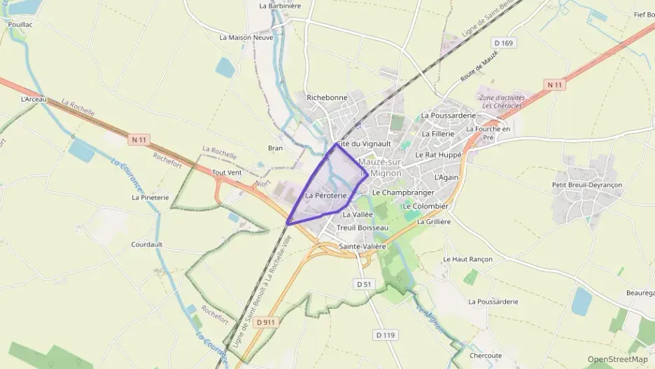 Maison 198 m² six pièces à vendre à Mauzé-sur-le-Mignon Maison 198 m² six pièces à vendre à Mauzé-sur-le-Mignon