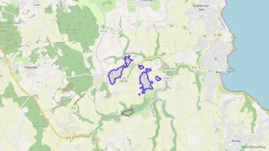 Maison 92 m² six pièces à vendre à Lantic Maison 92 m² six pièces à vendre à Lantic