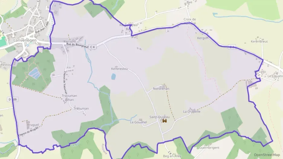 Maison 80 m² cinq pièces à vendre à Lanvénégen Maison 80 m² cinq pièces à vendre à Lanvénégen