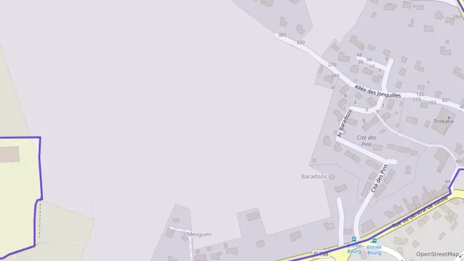 Maison 90 m² quatre pièces à vendre à Lanhouarneau Maison 90 m² quatre pièces à vendre à Lanhouarneau