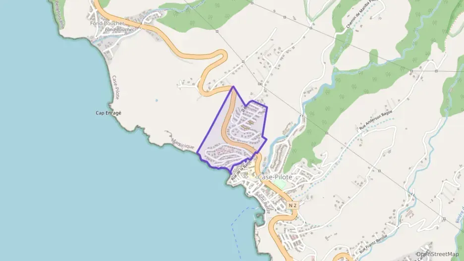 Maison 125 m² quatre pièces à vendre à Case-Pilote Maison 125 m² quatre pièces à vendre à Case-Pilote