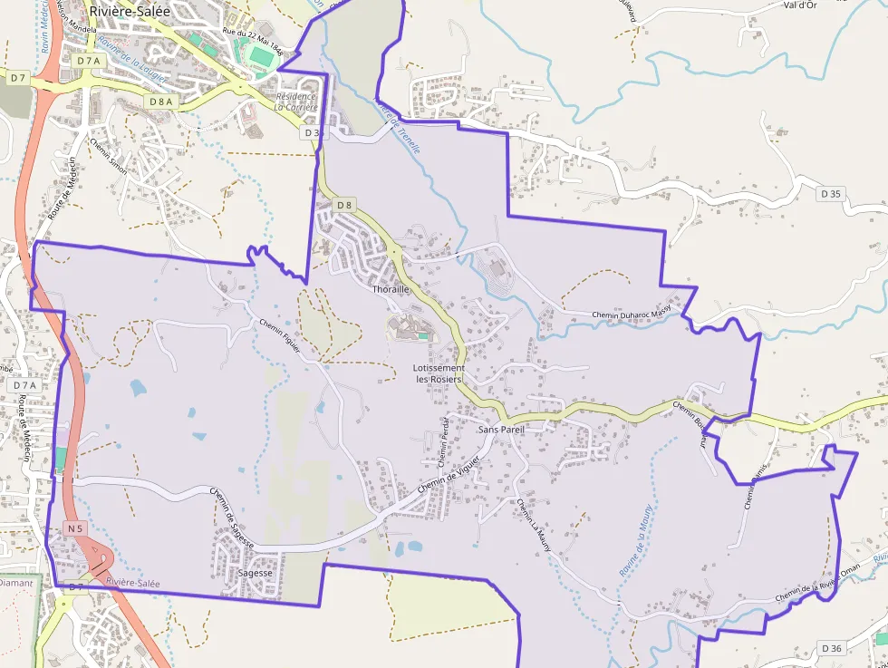 Maison 116 m² quatre pièces à vendre à Rivière-Salée