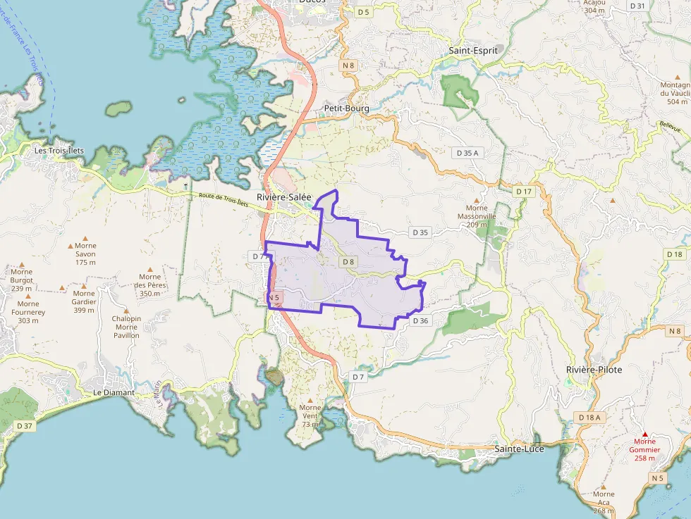 Maison 116 m² quatre pièces à vendre à Rivière-Salée