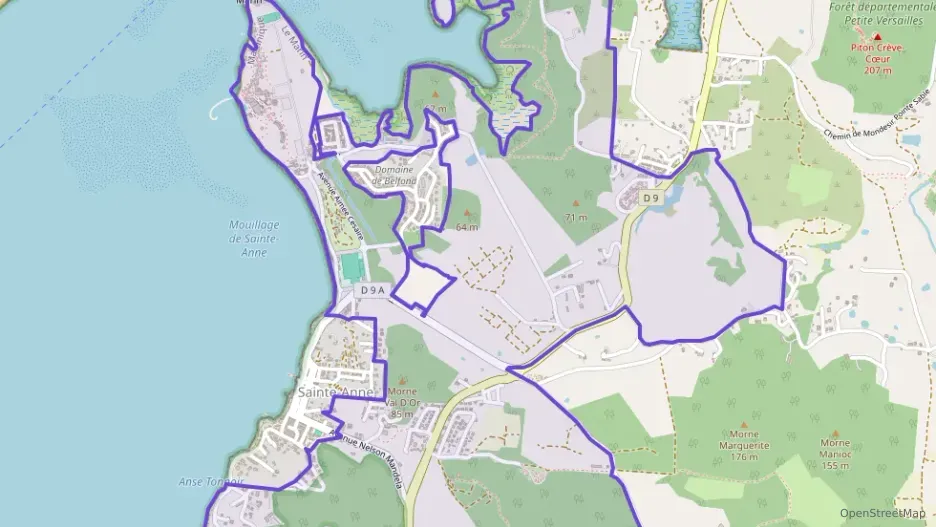 Maison 128 m² quatre pièces à vendre à Sainte-Anne Maison 128 m² quatre pièces à vendre à Sainte-Anne