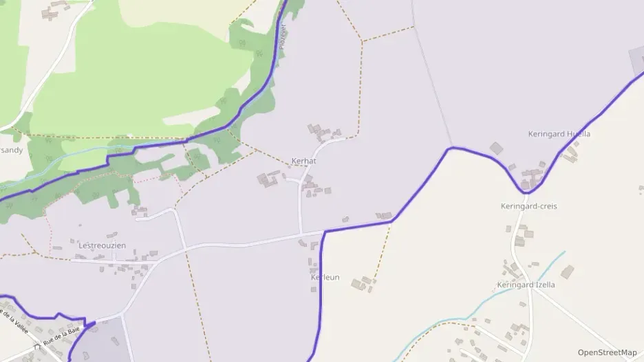 Maison 130 m² quatre pièces à vendre à Plozévet Maison 130 m² quatre pièces à vendre à Plozévet