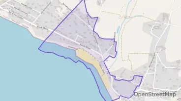 Maison 110 m² quatre pièces à vendre à Plozévet Maison 110 m² quatre pièces à vendre à Plozévet