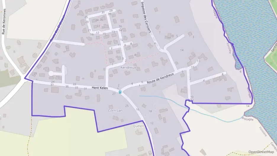 Maison 115 m² quatre pièces à vendre à Combrit Maison 115 m² quatre pièces à vendre à Combrit