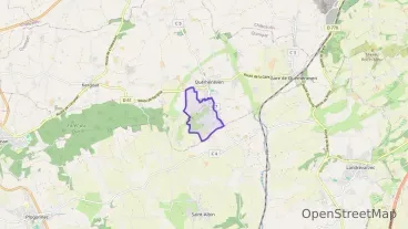 Maison 106 m² cinq pièces à vendre à Quéménéven Maison 106 m² cinq pièces à vendre à Quéménéven