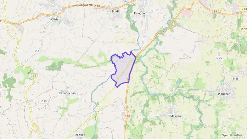 Maison 116 m² trois pièces à vendre à Plougoulm Maison 116 m² trois pièces à vendre à Plougoulm