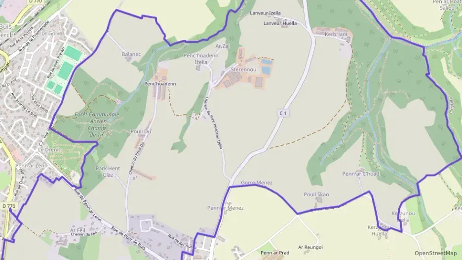 Maison 100 m² cinq pièces à vendre à Saint-Ségal Maison 100 m² cinq pièces à vendre à Saint-Ségal