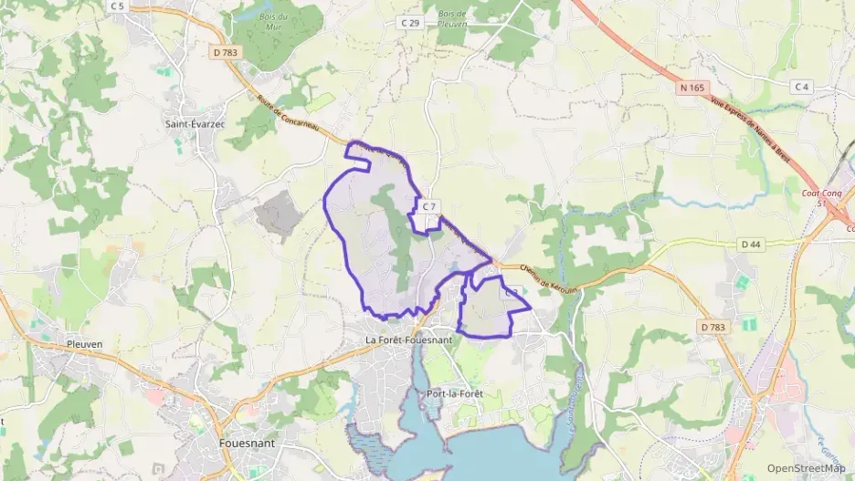 Maison 129 m² cinq pièces à vendre à La Forêt-Fouesnant Maison 129 m² cinq pièces à vendre à La Forêt-Fouesnant