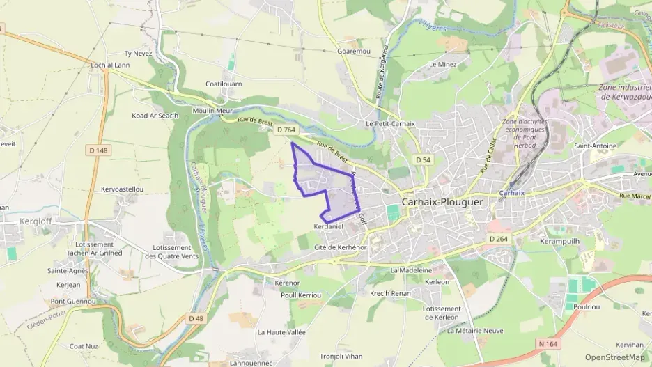 Maison 121 m² quatre pièces à vendre à Carhaix-Plouguer Maison 121 m² quatre pièces à vendre à Carhaix-Plouguer