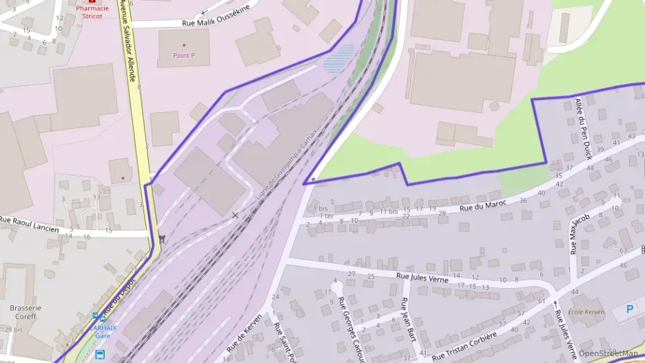 Maison 72 m² quatre pièces à vendre à Carhaix-Plouguer Maison 72 m² quatre pièces à vendre à Carhaix-Plouguer