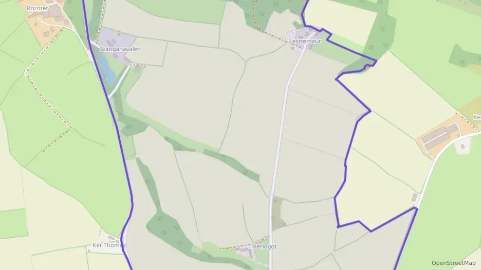 Maison 110 m² cinq pièces à vendre à Locarn Maison 110 m² cinq pièces à vendre à Locarn