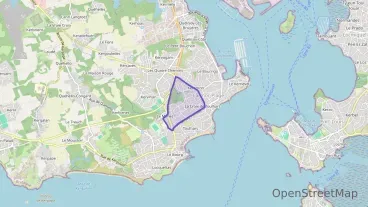 Maison 108 m² six pièces à vendre à Larmor-Plage Maison 108 m² six pièces à vendre à Larmor-Plage