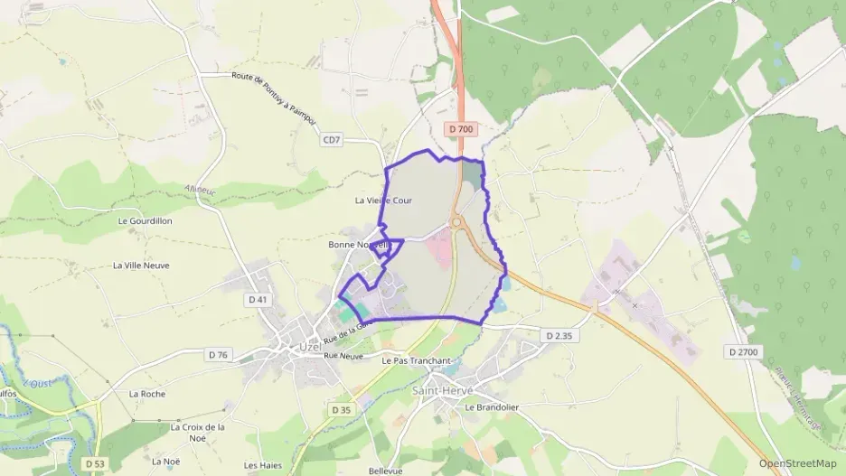 Maison 164 m² six pièces à vendre à Uzel Maison 164 m² six pièces à vendre à Uzel