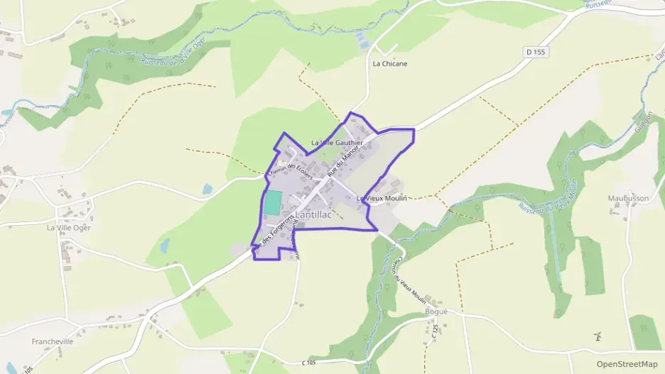 Maison 110 m² quatre pièces à vendre à Lantillac Maison 110 m² quatre pièces à vendre à Lantillac