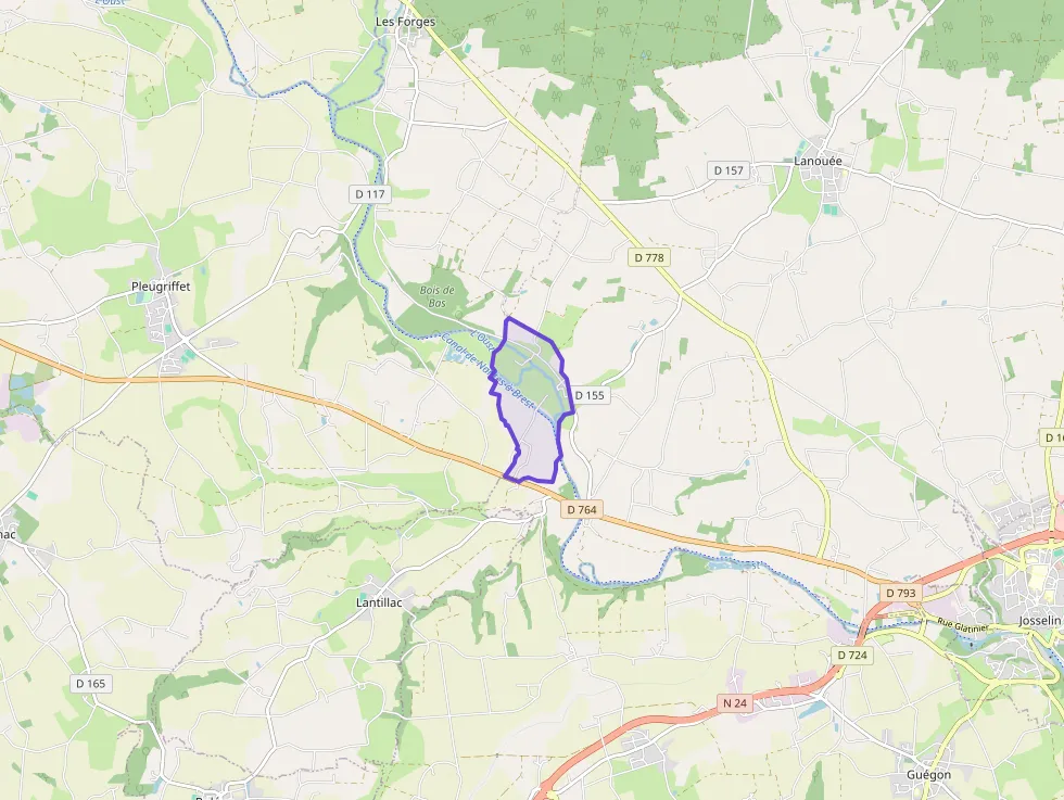 Maison 137 m² trois pièces à vendre à Forges-de-Lanouée