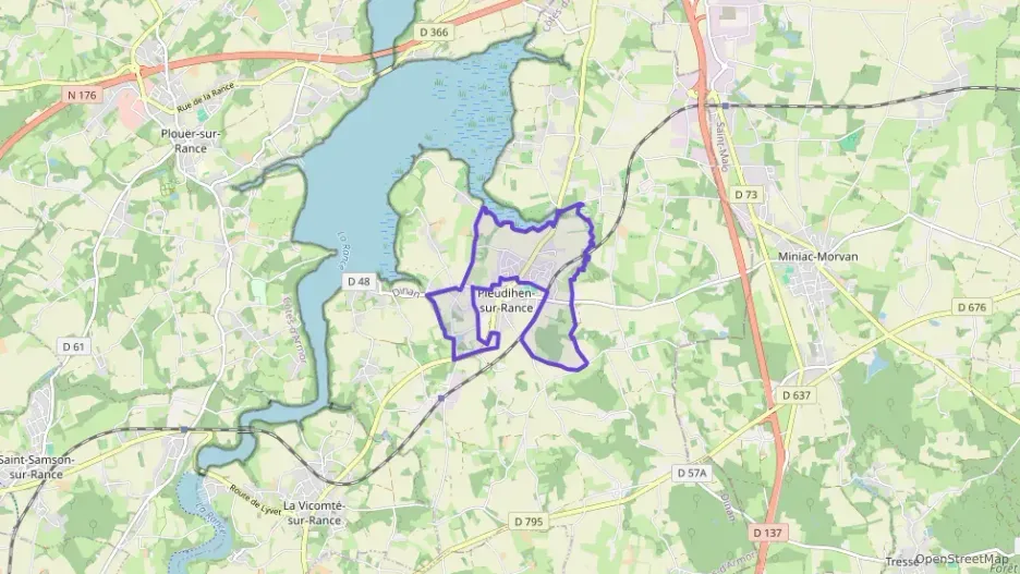 Maison 73 m² quatre pièces à vendre à Pleudihen-sur-Rance Maison 73 m² quatre pièces à vendre à Pleudihen-sur-Rance