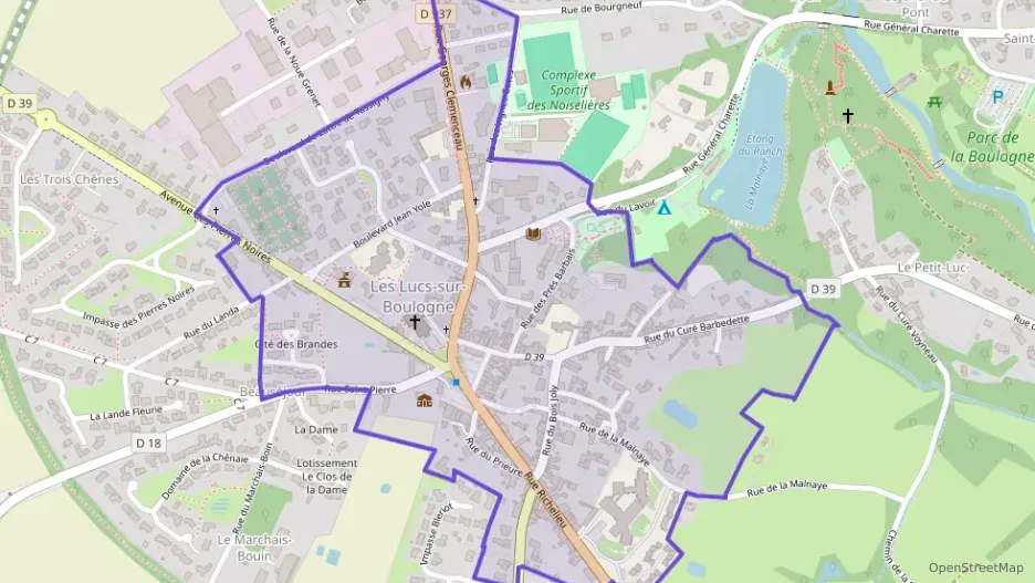 Maison 195 m² six pièces à vendre à Les Lucs-sur-Boulogne Maison 195 m² six pièces à vendre à Les Lucs-sur-Boulogne